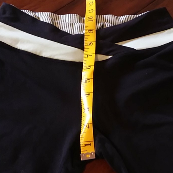 Lululemon capris - Picture 2 of 8